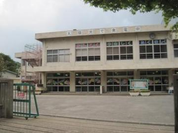 松戸市立八ケ崎第二小学校／徒歩11分・約821m(2025年4月)