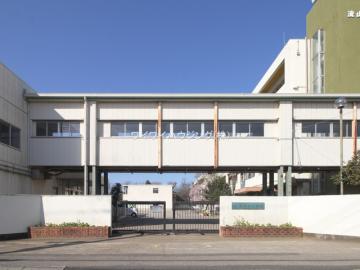 流山市立東深井小学校／徒歩9分・約700m(2024年12月)