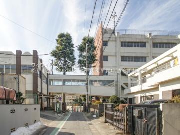 松戸市立小金小学校／徒歩11分・約850m(2025年6月)