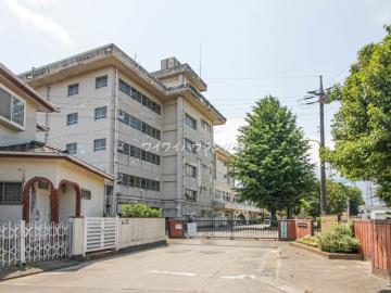 松戸市立金ケ作小学校/徒歩11分・約880m(2025年3月) 松戸市立金ケ作小学校/徒歩11分・約880m(2025年3月)