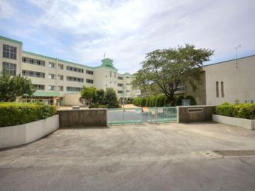 流山市立長崎小学校／徒歩10分・約730m(2025年9月)
