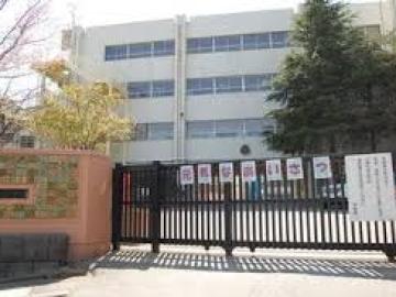 松戸市立上本郷第二小学校／徒歩13分・約981m(2025年10月)