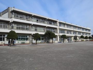 流山市立流山小学校／徒歩2分・約140m(2026年5月)