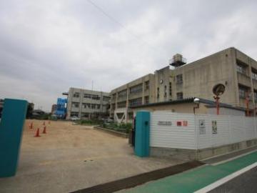 流山市立八木南小学校／徒歩22分・約1,760m(2026年6月)