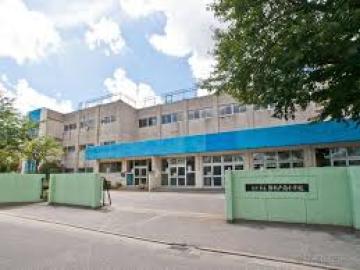 松戸市立新松戸南小学校／徒歩2分・約90m(2025年6月)