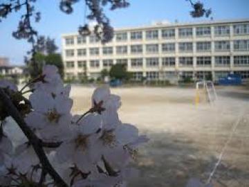 松戸市立六実小学校／徒歩6分・約434m(2026年6月)