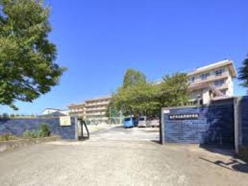 松戸市立牧野原中学校/徒歩11分・約850m 松戸市立牧野原中学校/徒歩11分・約850m