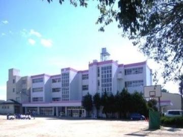 流山市東深井中学校／徒歩17分・約1,360m(2025年10月)