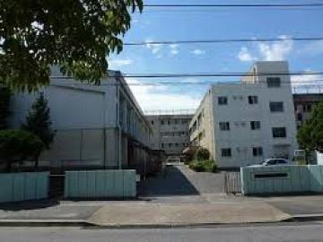 松戸市立新松戸南中学校／徒歩5分・約350m