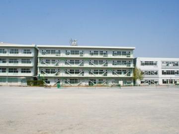 流山市立常盤松中学校／徒歩9分・約650m(2026年2月)