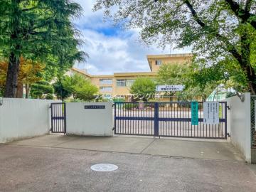 松戸市立常盤平中学校／徒歩12分・約960m