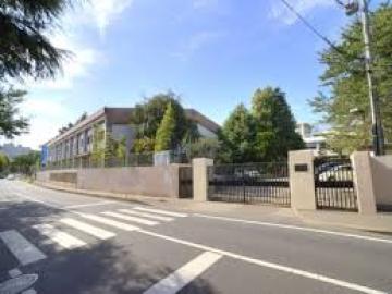 松戸市立第一中学校／徒歩13分・約1,000m(2026年6月)
