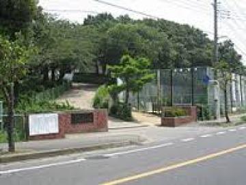 松戸市立河原塚中学校／徒歩19分・約1,500m(2025年9月)