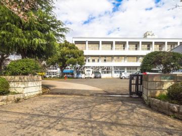流山市立八木中学校／徒歩20分・約1,600m(2024年12月)
