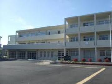 松戸市立小金中学校／徒歩4分・約250m