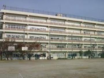松戸市立小金南中学校／徒歩16分・約1,261m(2026年9月)