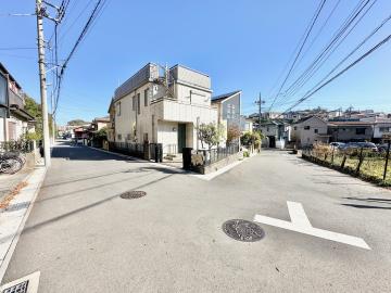 前面道路含む現地写真(2025年11月)