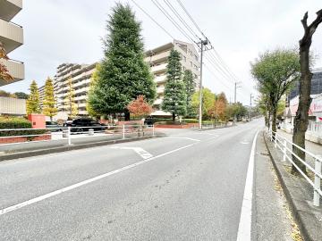 前面道路含む現地写真(2025年11月)