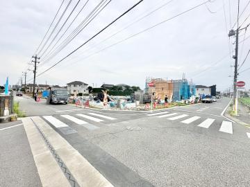 前面道路含む現地写真(2025年8月) 前面道路含む現地写真(2025年8月)